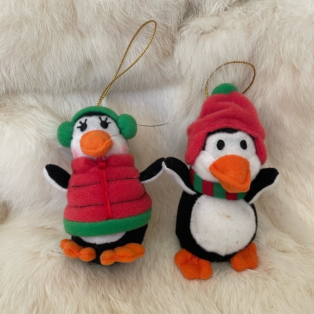 Hallmark Magnetic Kissing Penguins. Y2K - Picture 3 of 5